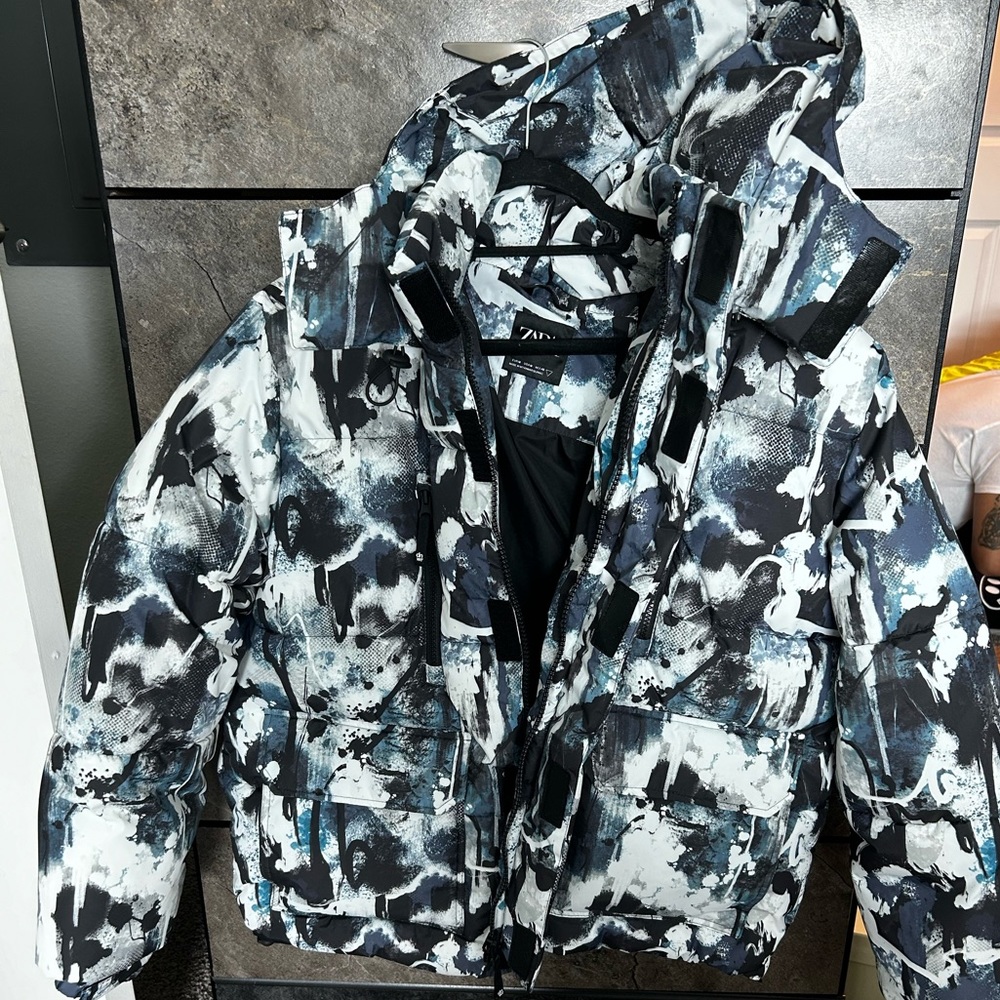 Zara Puffer Coat Size M